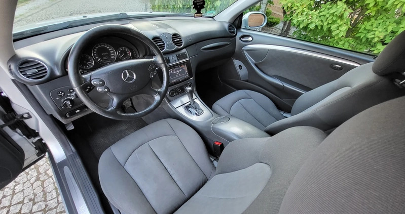 Mercedes-Benz CLK cena 15800 przebieg: 240000, rok produkcji 2004 z Janikowo małe 704